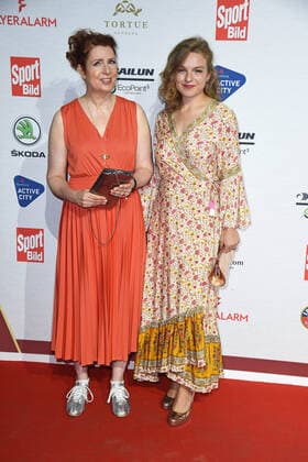 Monica Lierhaus mit Nichte Greta beim SPORT BILD-Award 2022 in der Fischauktionshalle in Hamburg am 22.08.2022