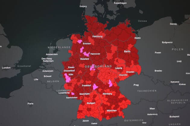Dashboard des RKI, die 7-Tage-Inzidenz liegt nun bei 288,5 7-Tage-Inzidenz, Dashboard des RKI auf einem Monitor am 23.08.2022 in Siegen Deutschland.