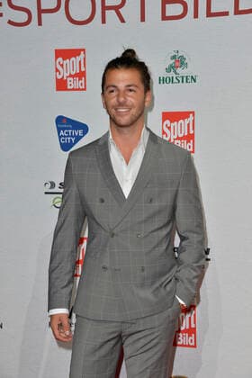 Riccardo Basile bei Ankunft zu der Verleihung des SPORT BILD Awards in der Fischauktionshalle in Hamburg am 22.08.2022