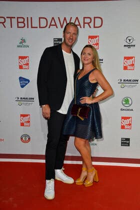 Pascal und Angela Hens bei Ankunft zu der Verleihung des SPORT BILD Awards in der Fischauktionshalle in Hamburgam 22.08.2022