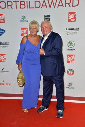 Ullrich Wegner und Frau Margot bei Ankunft zu der Verleihung des SPORT BILD Awards in der Fischauktionshalle in Hamburgam 22.08.2022