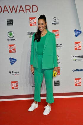 Esther Sedlaczek (TV-Moderatorin) bei Ankunft zu der Verleihung des SPORT BILD Awards in der Fischauktionshalle in Hamburg am 22.08.2022