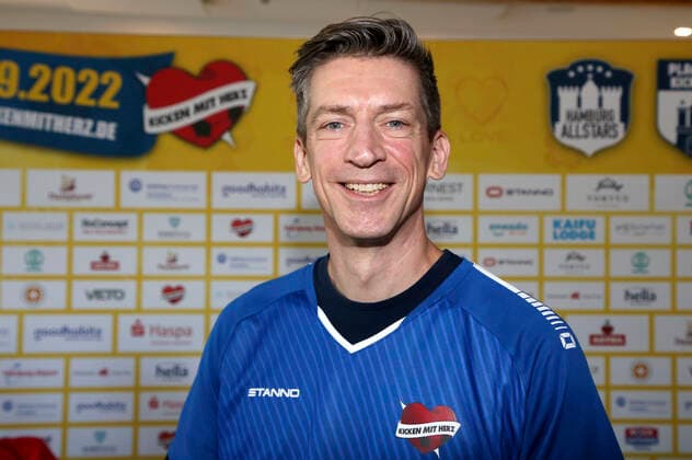 Steffen Hallaschka bei der Pressekonferenz zum Benefiz-Fußballspiel Kicken mit Herz 2022 in der Kaifu Lodge. Hamburg, 23.08.2022