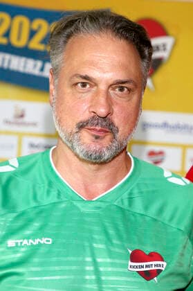 Thomas Mir bei der Pressekonferenz zum Benefiz-Fußballspiel Kicken mit Herz 2022 in der Kaifu Lodge. Hamburg, 23.08.2022