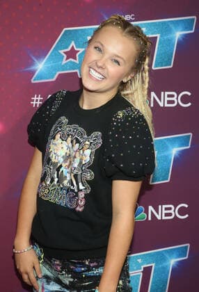 America s Got Talent season 17 live show red carpet event at Sheraton Pasadena Hotel Featuring: JoJo Siwa Where: Pasadena, California, United States When: 23 Aug 2022 Credit: Faye s Vision Cover Images Copyright: xx 51907080 EDITORIAL USE ONLY. NOT FOR USE BY NEWSPAPERS BASED IN THE UK.