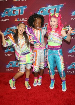 America s Got Talent season 17 live show red carpet event at Sheraton Pasadena Hotel Featuring: XOMGPOP Where: Pasadena, California, United States When: 23 Aug 2022 Credit: Faye s Vision Cover Images Copyright: xx 51907063 EDITORIAL USE ONLY. NOT FOR USE BY NEWSPAPERS BASED IN THE UK.