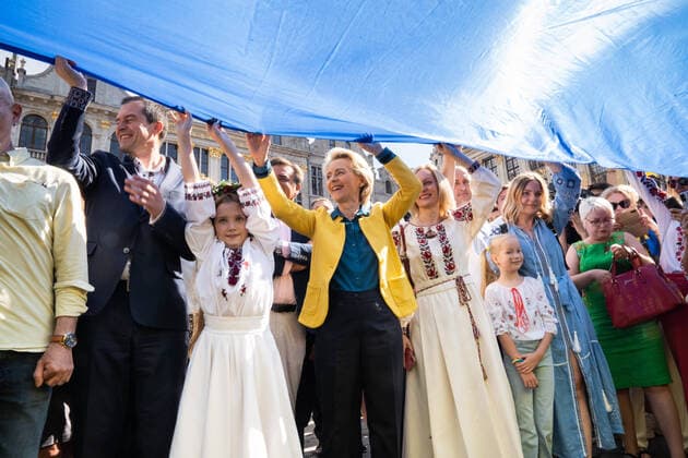 News Themen der Woche KW34 News Bilder des Tages European Commission president Ursula Von der Leyen pictured as a tribute to Ukraine is organized on the Grand Place - Grote Markt square in Brussels on Wednesday 24 August 2022, 6 months after the start of the Russian invasion of Ukraine.  JULIETTExBRUYNSEELS 40711262