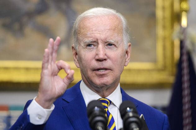 News Themen der Woche KW34 News Bilder des Tages President Joe Biden gives remarks after announcing a federal student loan relief plan that includes forgiving up to $20,000 for some borrowers and extending the payment freeze in the Roosevelt Room at the White House in Washington, DC on Wednesday, August 24, 2022. Borrowers who make less $125,000 are eligible for $10,000 in loan forgiveness while Pell Grant borrowers are eligible for $20,000 debt cancellation.  WAP20220824330 BONNIExCASH