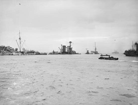 The Royal Navy during the Second World War- Operation Overlord (the Normandy Landings), June 1944 A Gooseberry, a line of block ships laid off the beaches at Ouistreham to form a reef before the rest of the Mulberry Port was assembled. The Gooseberry includes the old HMS DURBAN and the Netherlands ship SUMATRA. Two DUKWs can be seen moving amongst the block ships. Copyright: xpiemagsx admiralww2pie10322-3931 !ACHTUNG AUFNAHMEDATUM GESCHÄTZT!