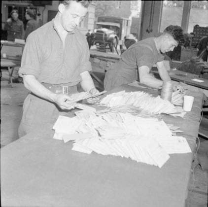 Germany Under Allied Occupation 1945 At Hamburg Army Post Office British troops stamp and sort general election voting mail for the Army of Occupation. Copyright: xpiemagsx warofficeww2pie5222-1148 !ACHTUNG AUFNAHMEDATUM GESCHÄTZT!
