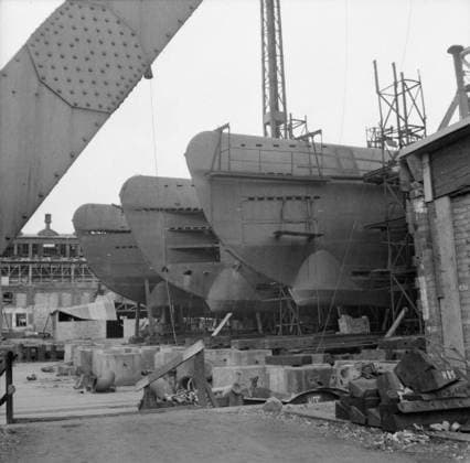 The British Army in North-west Europe 1944-45 Incomplete German U-boats abandoned at the Blohm and Voss shipyard in Hamburg, 4 May 1945. Copyright: xpiemagsx warofficeww2pie5222-4424 !ACHTUNG AUFNAHMEDATUM GESCHÄTZT!