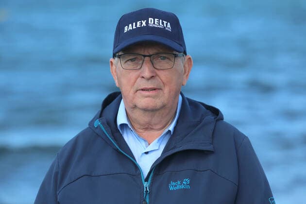 Vor-Ort-Pressetermin am Mittwoch (24.08.2022) am Strand von Markgrafenheide nahe Warnemünde auf die Umwelt-Übung BALEX Delta (Teil 2). Die Übung ist eine der größten Schadstoffunfallbekämpfungs-Übungen auf der Ostsee. Bei ihr trainieren internationale Einsatzkräfte der EU-Ostsee-Anrainer-Staaten an Land und auf See, was im Falle eines Schadstoffunfalls wie einer Verschmutzung durch Öl zu tun ist. An der Übung beteiligen sich 15 Schiffe und rund 400 Einsatzkräfte, dazu kommen Hubschrauber und weitere Kräfte. Auf deutscher Seite sind unter anderem Einsatzkräfte von fünf norddeutschen Feuerwehren sowie von neun THW-Ortsverbänden eingebunden. Dazu kommt Personal der Deutschen Marine, der Bundespolizei, der Wasserstraßen-