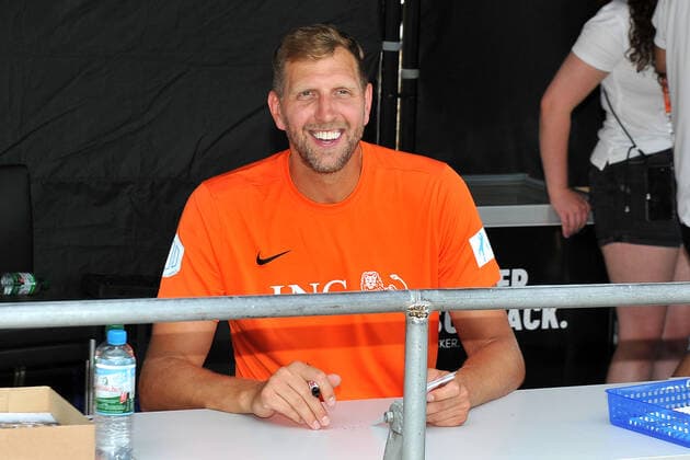 Champions for Charity. Dirk Nowitzki anläßlich des Benefiz-Fussballspieles Champions for Charity - Das Benefiz-Fussballspiel zu Ehren von Michael Schumacher am 24.08.2022 im Deutsche Bank Park, Frankfurt Main. 20220824MWI39617