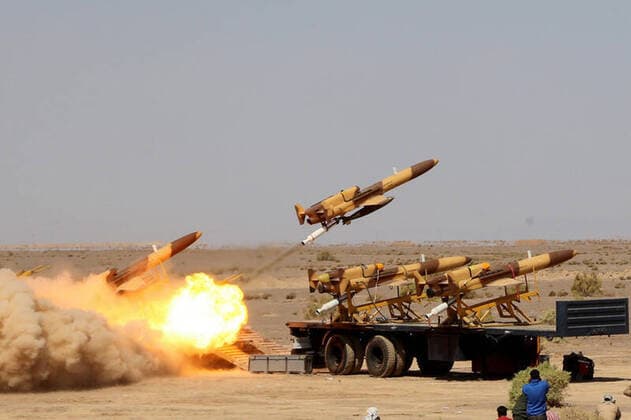 News Themen der Woche KW34 News Bilder des Tages August 25, 2022, Tehran, Tehran, Iran: A handout photo made available by the Iranian Army office shows a military drone launched during the second day of a military drone drill in an unknown location, Iran, on 25 August 2022. Iranian Army started a two-day military drone drill in various parts of the country. Tehran Iran - ZUMAi98_ 20220825_zih_i98_095 Copyright: xIranianxArmyxOfficex
