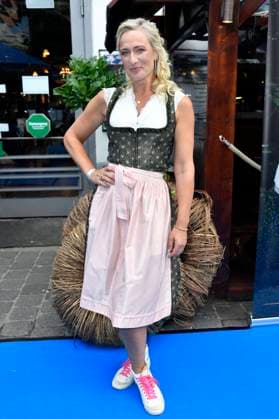 Eva Mona Rodekirchen bei der Angermaier Trachtennacht 2022 im Hofbräu Berlin. Berlin, 25.08.2022 *** Eva Mona Rodekirchen at the Angermaier Trachtennacht 2022 at the Hofbräu Berlin Berlin, 25 08 2022 Foto:xN.xKubelkax xFuturexImage