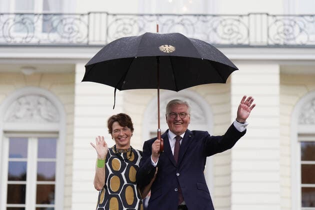 Bilder des Jahres 2022, News 08 August News Themen der Woche KW34 Bundespräsident Frank-Walter Steinmeier und Elke Büdenbender eröffnen Bürgerfest des Bundespräsidenten 26.8.2022 Bundespräsident Frank-Walter Steinmeier und Elke Büdenbender eröffnen das Bürgerfest des Bundespräsidenten Berlin Berlin GER *** Federal President Frank Walter Steinmeier and Elke Büdenbender open the Federal Presidents Citizens Festival 26 8 2022 Federal President Frank Walter Steinmeier and Elke Büdenbender open the Federal Presidents Citizens Festival Berlin Berlin GER