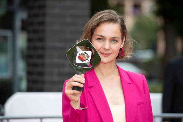 Luise HEYER, Schauspielerin, Preistraegerin Fiktion fuer ,,Geliefert,,, Roter Teppich, Red Carpet Show, Ankunft, arrival, 58. Verleihung des Adolf-Grimme-Preises Adolf-Grimme-Preis Grimmepreis in Marl, 26.08.2022. Â
