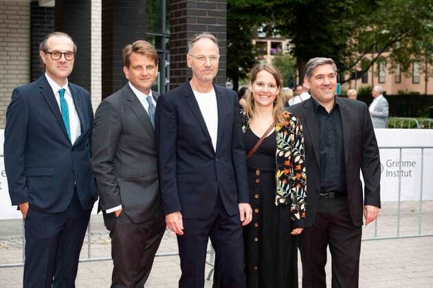 Torsten KOERNER, Mitte, Regisseur, und sein Team,. Preistraeger Information und Kultur, Roter Teppich, Red Carpet Show, Ankunft, arrival, 58. Verleihung des Adolf-Grimme-Preises Adolf-Grimme-Preis Grimmepreis in Marl, 26.08.2022. Â