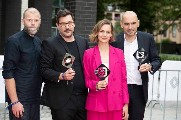 v.l. xxxx, Stefan SCHALLER, Regisseur, Luise HEYER, Schauspielerin, Florian OELLER, Buch, Preistraeger Fiktion fuer ,,Geliefert,,, Roter Teppich, Red Carpet Show, Ankunft, arrival, 58. Verleihung des Adolf-Grimme-Preises Adolf-Grimme-Preis Grimmepreis in Marl, 26.08.2022. Â