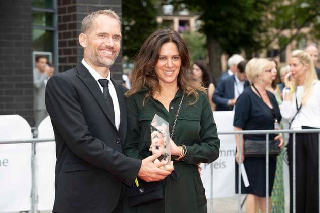 Christian ZUEBERT, Regisseur, Ipek ZUEBERT, Buch, Preistraeger Publikumspreis der Marler Gruppe fuer The Mopes, Roter Teppich, Red Carpet Show, Ankunft, arrival, 58. Verleihung des Adolf-Grimme-Preises Adolf-Grimme-Preis Grimmepreis in Marl, 26.08.2022. Â