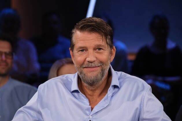 Schauspieler Kai Wiesinger beim Fototermin der NDR Talk Show im Fernsehstudio Hamburg Lokstedt am 26.8.2022 vor der Sendung am gleichen Abend im NDR Fernsehen N3 *** Actor Kai Wiesinger at the photo session of the NDR Talk Show in the TV studio Hamburg Lokstedt on 26 8 2022 before the broadcast on the same evening on NDR television N3