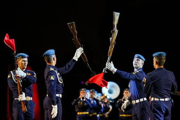 MOSCOW, RUSSIA - AUGUST 26, 2022: Servicemen of the Combined Band of the Russian Airborne Forces perform during an evening show as part of the opening of the Spasskaya Tower 2022 International Military Music Festival in Red Square. Sergei Bobylev TASS  TS13F874