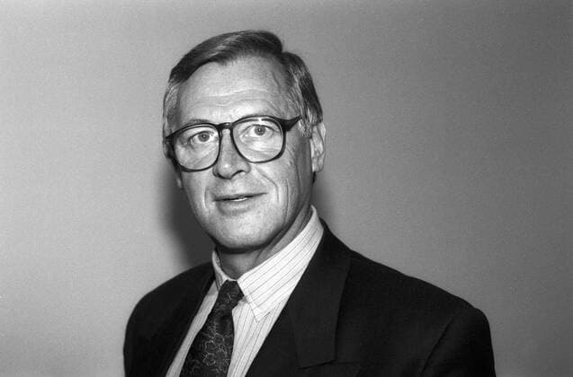 Theo Sommer (Journalist) 11 91 te Theo Sommer im November 1991 Deutschland deutsch deutscher Mann Herausgeber Publizist Chefredakteur Die Zeit Historiker Dr. Journalismus german journalism publisher quer Porträt lächelnd sw *** Theo Sommer journalist 11 91 te Theo Sommer in november 1991 germany german german man publisher publicist editor-in-chief Die Zeit historian dr journalism german journalism publisher cross portrait smiling bw