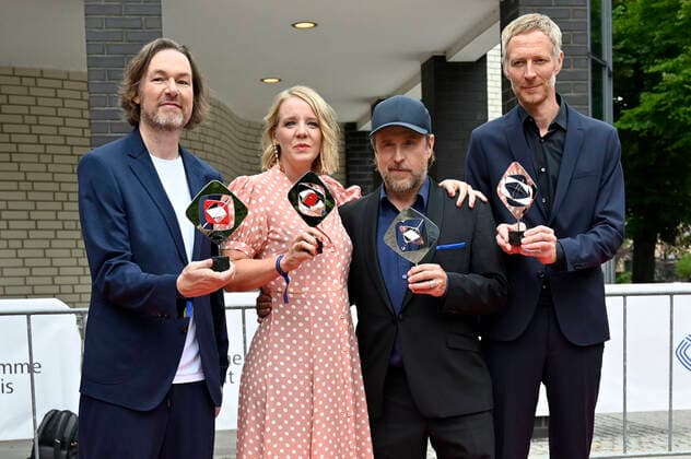 Sven Stricker, Katrin Wichmann, Bjarne Mädel und Kristian Leschner bei der 58. Verleihung des Grimme Preises 2022 im Theater der Stadt Marl. Marl, 26.08.2022