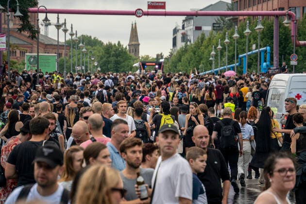 Zug der Liebe 2022, Techno Parade von Prenzlauer Berg bis Moritzplatz. Berlin-Kreuzberg Zug der Liebe 2022, Techno Parade von Prenzlauer Berg bis Moritzplatz. Berlin, Deutschland *** Train of Love 2022, Techno Parade from Prenzlauer Berg to Moritzplatz Berlin Kreuzberg Train of Love 2022, Techno Parade from Prenzlauer Berg to Moritzplatz Berlin, Germany