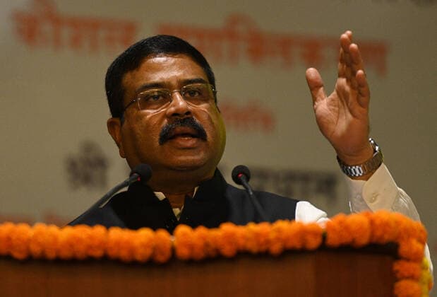 NEW DELHI, INDIA - AUGUST 27: Union Minister of Skill Development & Entrepreneurship and Education Dharmendra Pradhan, addresses after confers the certificate to a trainee who has undergone the Skill Training under the Recognition to Prior Learning (RPL) programme organised by NDMC, on August 27, 2022 in New Delhi, India. (Photo by Sonu Mehta Hindustan Times ) Union Minister Dharmendra Pradhan Distributes Certificates To NDMC Workers For Completing RPL Program
