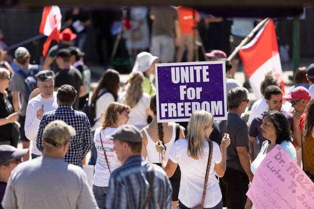 News Bilder des Tages August 27, 2022, London, Ontario, CANADA: A group of Western University students hold a protest against the school s COVID-19 mandates on Saturday Aug. 27, 2022. The London, Ont., university announced Monday that anyone on campus in the fall must have at least three COVID-19 shots and wear masks in classrooms. London CANADA  - ZUMAc35_ 20220827_zaf_c35_054 Copyright: xNicolexOsbornex