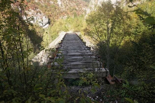  Wooden train tracks on the Ciro trail from Sarajevo to Pale, Wooden train tracks on the Ciro trail from Sarajevo to Pale, Bosnia 2020, 01.09.2021, Copyright: xVale1213x Panthermedia30696322.jpg