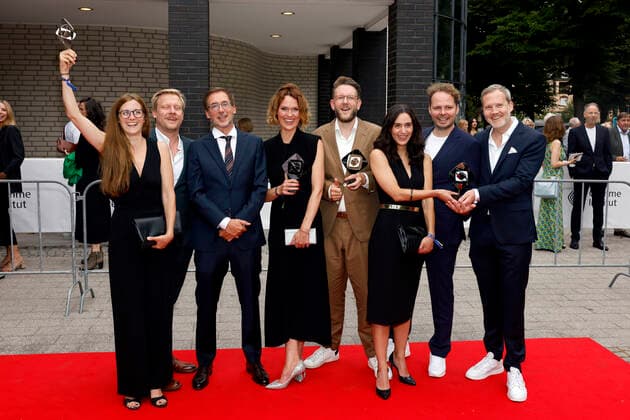 Creative Director Thomas Schmitt und Headautor Jakob Lundt mit Team bei der 58. Verleihung des Grimme Preises 2022 im Theater der Stadt Marl. Marl, 26.08.2022 NRW Deutschland Copyright: xChristophxHardtx