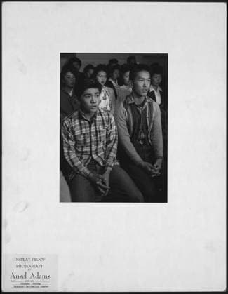Choir, two singers, Manzanar Relocation Center, California. Ansel Adams s Photographs of Japanese-American Internment at Manzanar. Copyright: xpiemagsx anseladampie22082022-230 !ACHTUNG AUFNAHMEDATUM GESCHÄTZT!