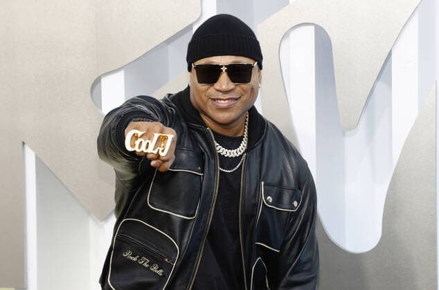 Bilder des Jahres 2022, Entertainment 08 August Entertainment Themen der Woche KW34 Entertainment Bilder des Tages LL Cool J arrives on the red carpet at the 2022 MTV Video Music Awards VMA s at the Prudential Center in Newark, NJ on Sunday, August 28th, 2022.  NYP20220828108 JOHNxANGELILLO