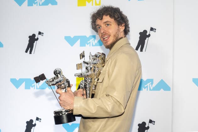 Jack Harlow holds Moon Person Awards in the press room at the 2022 MTV Video Music Awards VMA s at the Prudential Center in Newark, NJ on Sunday, August 28th, 2022.  NYP20220828541 GabrielexHoltermann