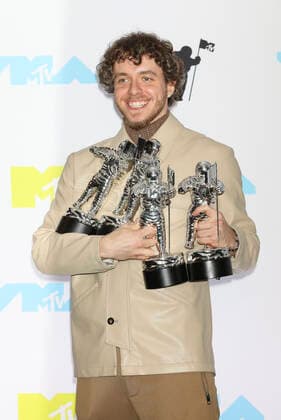 August 28, 2022, Venice, Italy: Jack Harlow poses in the press room of the 2022 MTV Video Music Awards, VMAs, at Prudential Center in Newark, New Jersey, USA, on 28 August 2022. Photo: Venice Italy - ZUMAm179 20220828_zep_m179_056 Copyright: xAlecxMichaelx