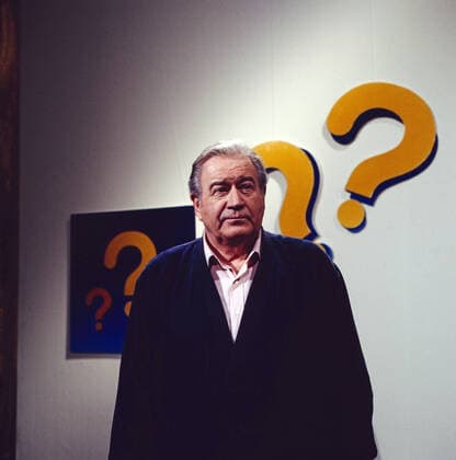 HANS-JOACHIM KULENKAMPFF Hans-Joachim Kulenkampff, auch Kuli genannt, deutscher Fernsehmoderator, Showmaster und Schauspieler, Deutschland, circa 1992. Hans-Joachim Kulenkampff, also called Kuli, German TV moderator, actor and show master, Germany, circa 1992., Deutschland Copyright: kpa UnitedArchives55043143 EDITORIAL USE ONLY