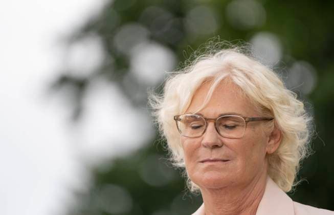 Klausurtagung der Bundesregierung auf Schloss Meseberg - Christine Lambrecht, Bundesministerin der Verteidigung;Klausurtagung der Bundesregierung auf Schloss Meseberg - Christine Lambrecht, Bundesministerin der Verteidigung, Meseberg Brandenburg Deutschland Schloss Meseberg *** Retreat of the Federal Government at Meseberg Castle Christine Lambrecht, Federal Minister of Defense Retreat of the Federal Government at Meseberg Castle Christine Lambrecht, Federal Minister of Defense, Meseberg Brandenburg Germany Meseberg Castle