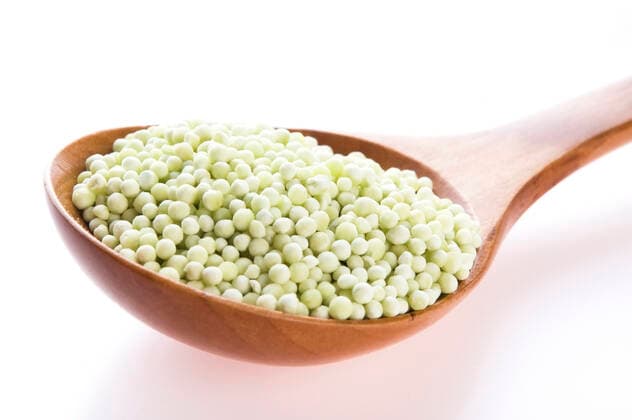 IMAGO Creative, Food, Tapioka tapioca pearls with lime. white bubble tea ingredients , 3682113.jpg, asia, asian, background, boba, bubble, cooking, dessert, food, ingredient, kolak, pearl, plant, pudding, root, sago, snack, starch, sweet, taho, tapioca, tea, white, manioc, fruit, acid, lemon, green, lime,