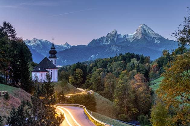 IMAGO Creative, Jahreszeit Herbst auf dem Land alpen,wallfahrtskirche,maria gern,nationalpark berchtesgaden,alpin,kirche,kirchen,wallfahrtkirche,wallfahrtkirchen,wallfahrtskirchen,berchtesgadener land,nationalpark *** european alps,pilgrimage church,maria gern,national park berchtesgaden,sanctuaries,maria gerns,national park berchtesgadens 3q5-gdq