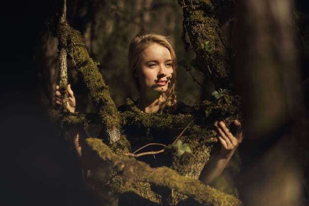 junge frau,natur,baum,porträt,frau,bäume,portrait,portraits,porträts *** young woman,nature,tree,portrait,girl,girls,woman,young women,natur,natures,trees,portraits 539-frl ,model released, Symbolfoto
