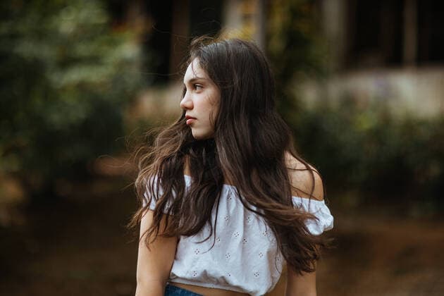 Creative Highlights Symbolbilder jugendliche,seitenansicht,13 bis 18 jahre,13-18 jahre,jugend,jugendlich,jugendlicher,teen,teenager,profil,seitenaufnahme,seitlich,von der seite *** teenager,side view,teen,teenage,teenagers,teens,side views 539-ice ,model released, Symbolfoto