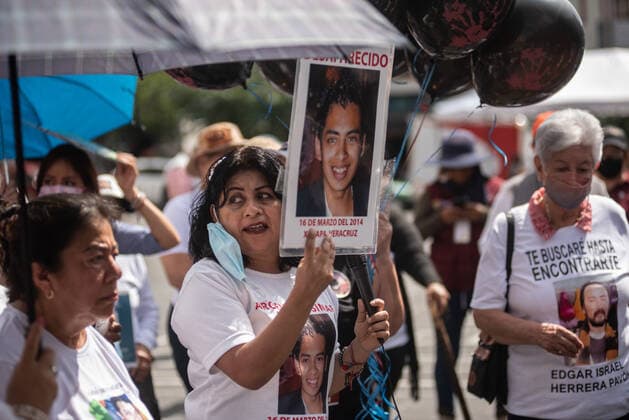 News Bilder des Tages August 30, 2022: Mothers of the disappeared commemorate the day of the disappeared person with a demonstration in Xalapa. This in order for the government to support the tasks of searching and identifying the disappeared persons in Mexico. - ZUMAqp1_ 20220830_zip_qp1_029 Copyright: xHectorxAdolfoxQuintanarxPerezx