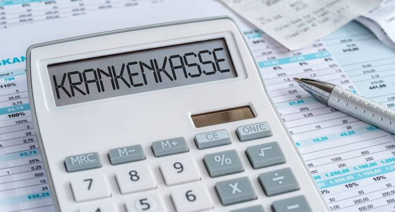 kalkulation,gesundheitskosten,krankenkasse,berechnen,berechnung,kalkulieren,rechnung,arztkosten,behandlungskosten,krankheitskosten,praxisgebühr,praxisgebühren,krankenkassen,krankenversicherung,krankenversicherungen *** costing,health costs,health insurance,health cost,health,health insurances puo-ia2