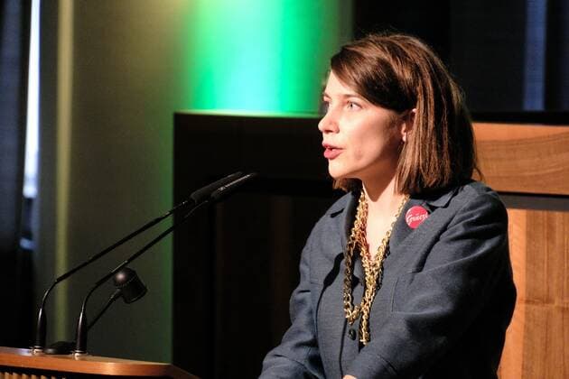 01.09.2022 xkhx Kassel Jährliche Verleihung durch die Stiftung BrücknerKühnner und der Stadt Kassel AnaÃ¯s Meier erhält den Förderpreis Komische Literatur 2022 Bild zeigt: Preisträgerin AnaÃ¯s Meier