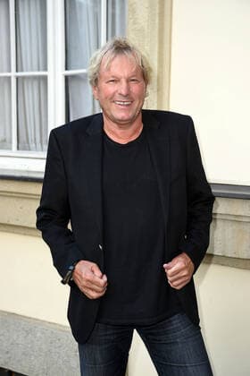 Entertainment Bilder des Tages Bernhard Brink bei MOVIE MEETS MEDIA im Schlosshotel Berlin by Patrick Hellmann in Berlin am 02.09.2022 *** Bernhard Brink at MOVIE MEETS MEDIA at the Schlosshotel Berlin by Patrick Hellmann in Berlin on 02 09 2022