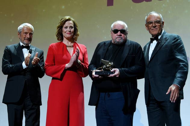 Venezia, 79th Venice Film Festival 2022, Golden Lion for lifetime achievement ceremony Pictured : Alberto Barbera, Roberto Ciccutto, Paul Schrader, Sigourney Weaver  Copyright: xAlbertoxTerenghi Venice2022x xipx xVenezia2020x