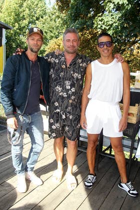 Ingo Pohlmann, Sasha und Jorge Gonzalez beim Benefiz Fussballspiel Kicken mit Herz zugunsten der Kinder Herzstation der Universitätsklinik Eppendorf am 4.09.2022 in Hamburg Kicken mit Herz 2022 Benefiz Fussballspiel in Hamburg