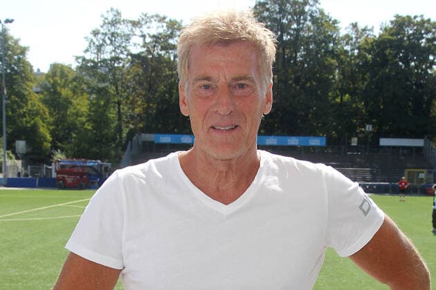 Uli Stein beim Benefiz Fussballspiel Kicken mit Herz zugunsten der Kinder Herzstation der Universitätsklinik Eppendorf am 4.09.2022 in Hamburg Kicken mit Herz 2022 Benefiz Fussballspiel in Hamburg